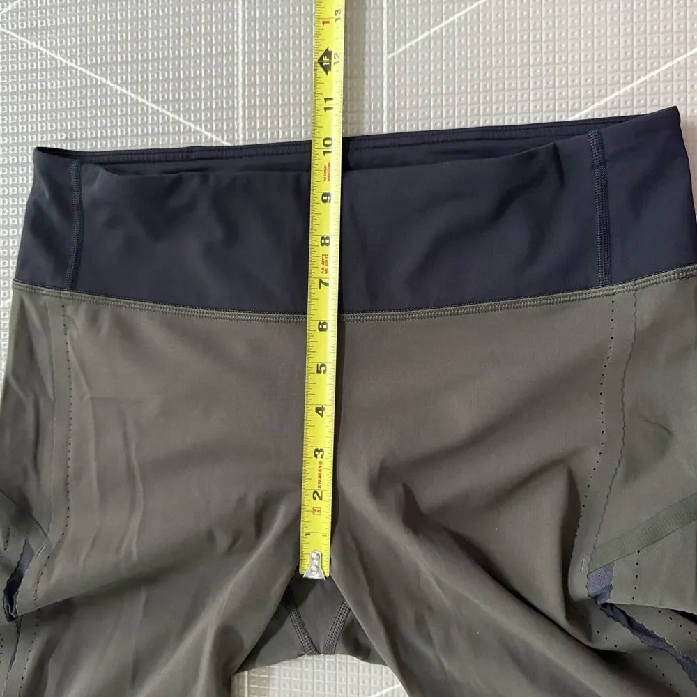 Lululemon Smooth Stride‎ Crop Size 10 Olive/Black
